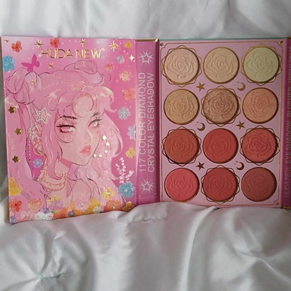 Huda New Crystal Princess Eye and Face Palette 117 Shade